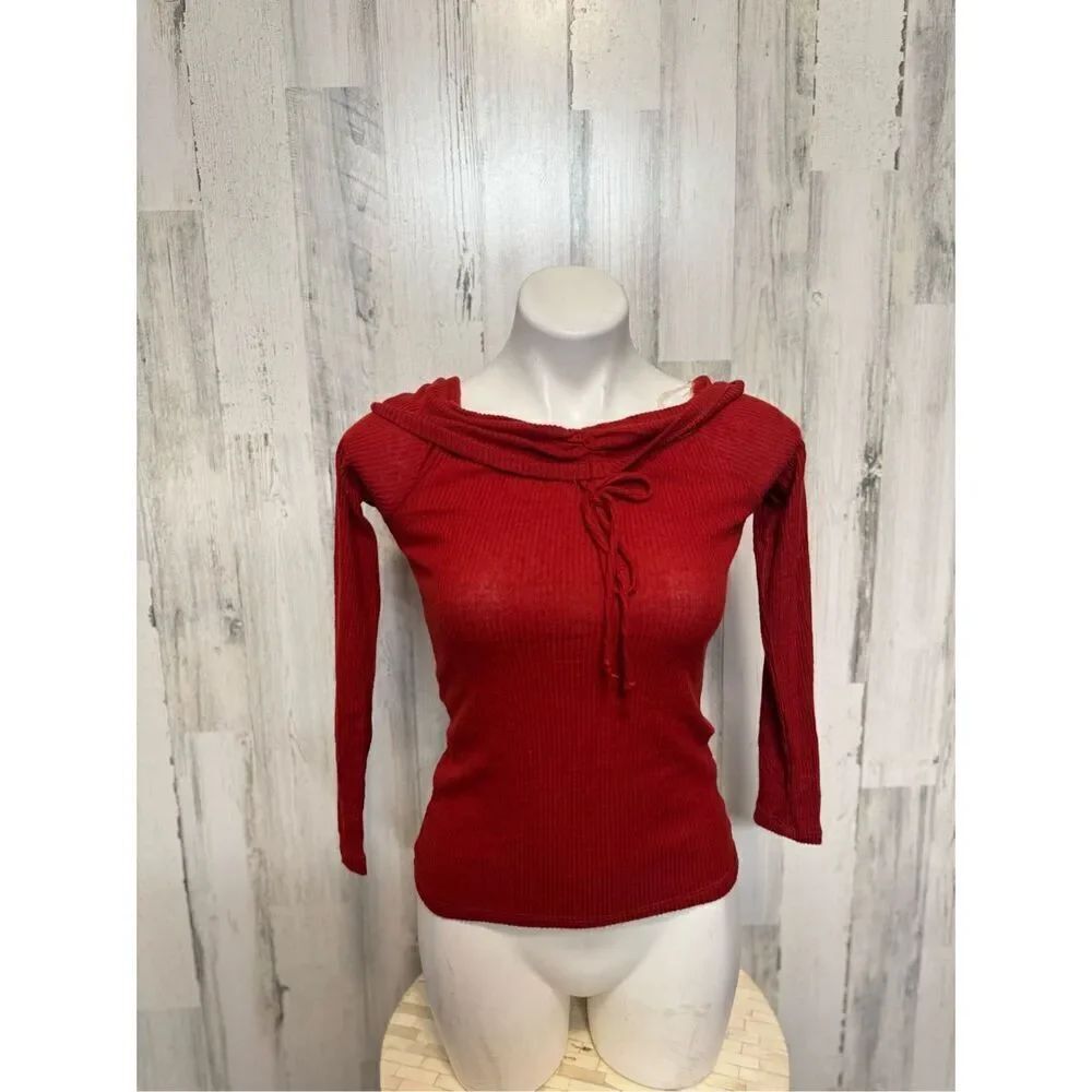 Red long sleeve top - Picture 4 of 8